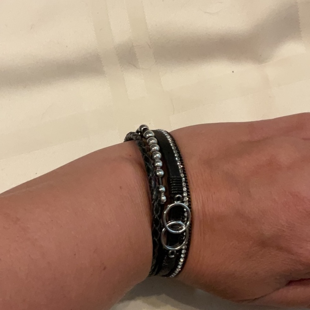 NWOT black, silver and rhinestone leather bracelet